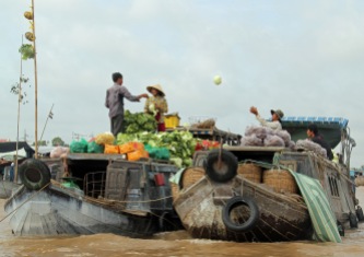 Floating markets, Vietnam